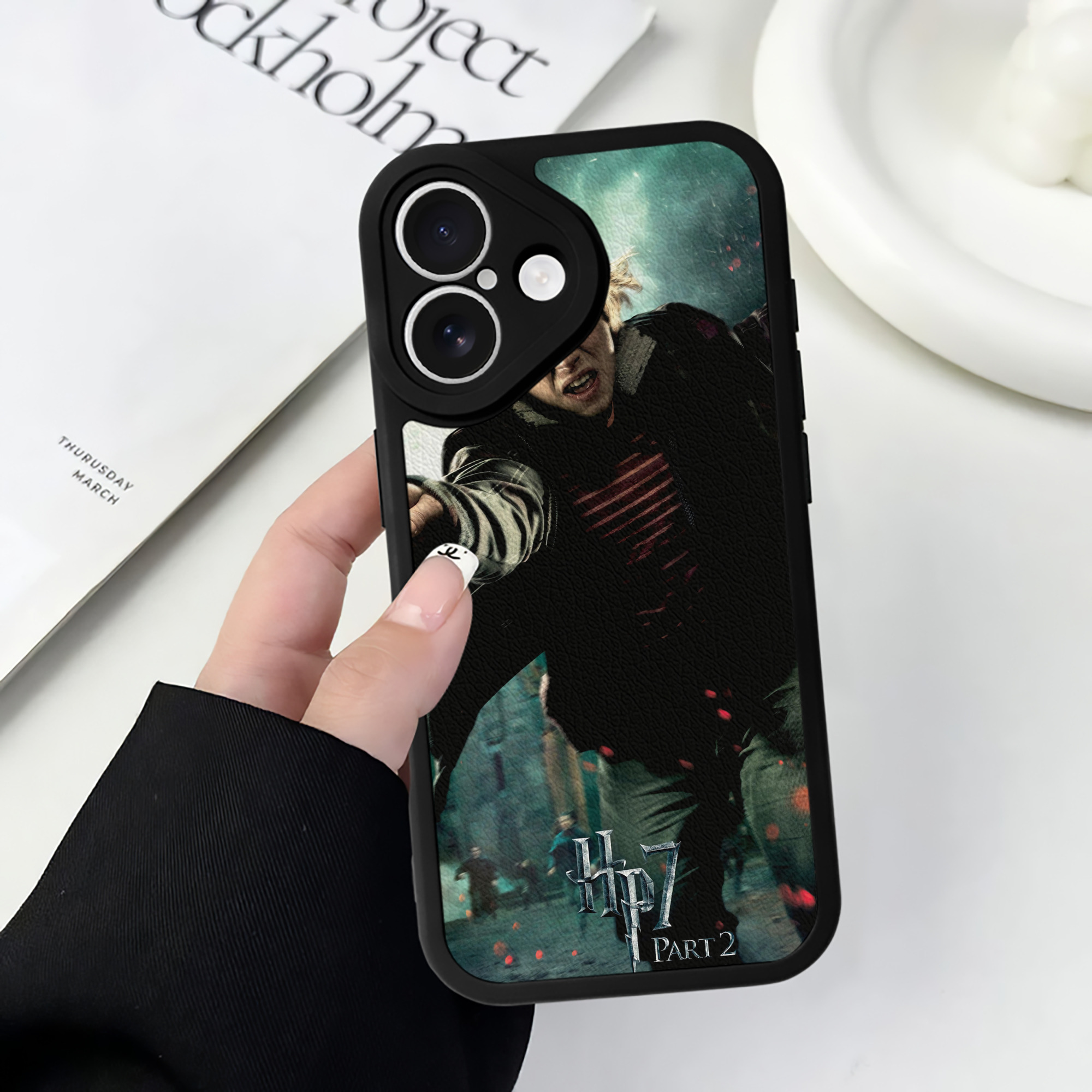 （画像用） Harry Potter ハリー・ポッターシリーズ 【iPhone 16シリーズ対応】シリコンスマホケース（レザー調） 材質：シリコン